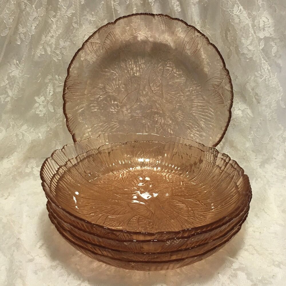 Arcoroc France Pink Canterbury Crocus Pressed Glass Plate Floral Scalloped 8"